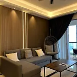 R&F Princess Cove By Nest Home