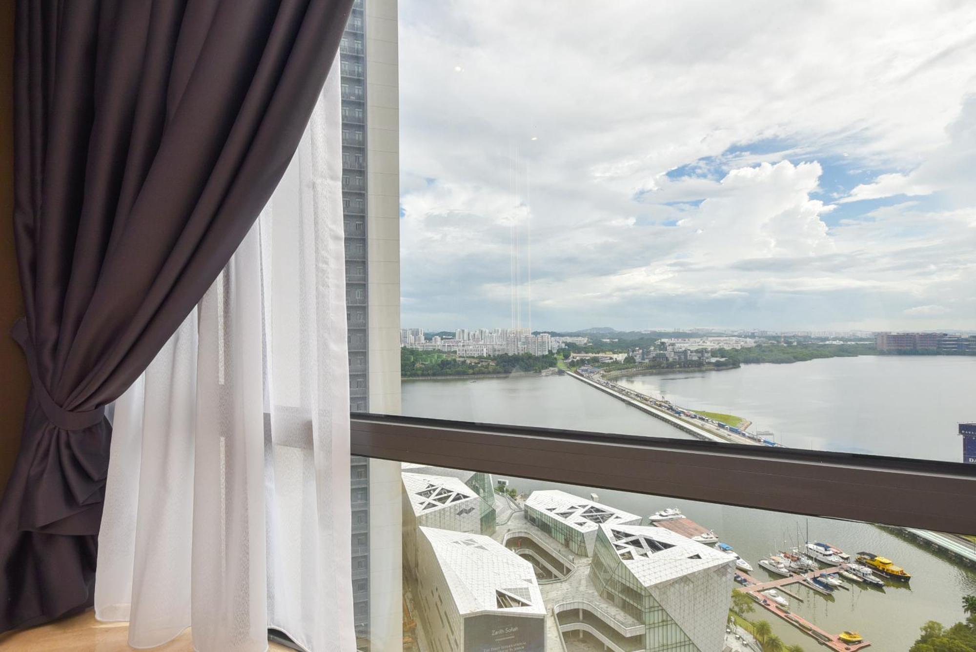 Apartment R&f Princess Cove By Nest